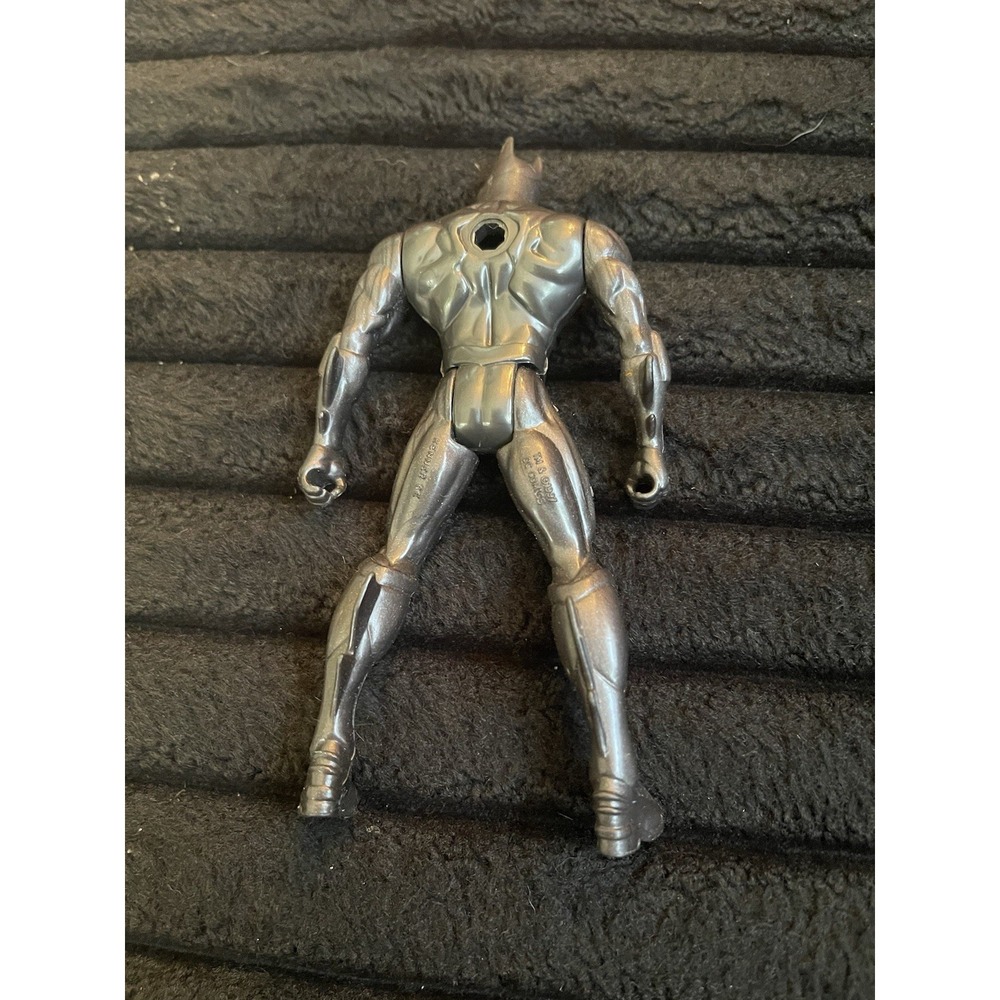 1997 DC Comics Kenner 5" Batman Action Figure Gray-Silver No Cape or Accessories - Picture 3 of 4